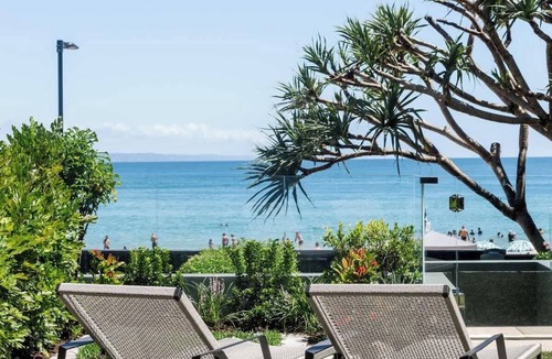 Noosa Heads Apartment | Noosa Court 4 - Beachfront Bliss