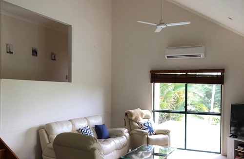 Ninderry House | Noosa Hinterland acreage close to Coolum beach