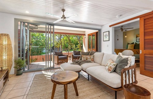 Noosa Heads Apartment | Noosa private sanctuary, walking distance to beach