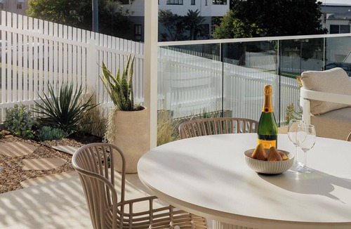 Wynnum House | Nordica – Stunning New Build, Bay Views, Steps to Wynnum & Manly Luxury Sleep 10