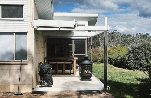 Dargan House | Nunyara Retreat- 5 minutes to the picturesque Dargan Arch