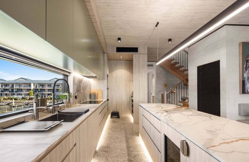 Runaway Bay House | Oatland Esplanade Coastal Retreat | Oatland 26