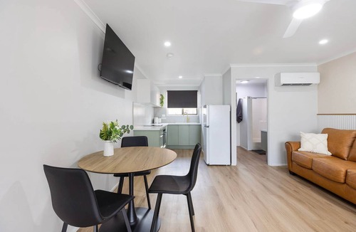 South Mackay Apartment | Ocean Breeze - The Perfect Getaway