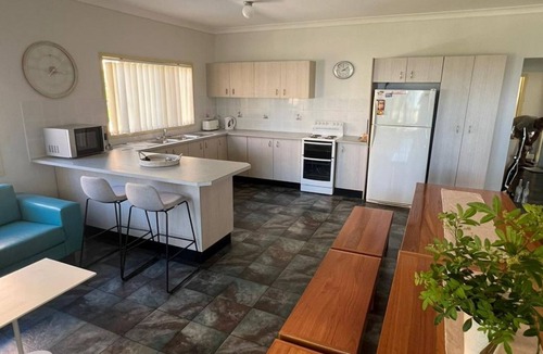 The Entrance House | Ocean Parade/Family Friendly/Central Location