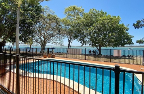 Traviston House | Ocean Shores DOWN - Burrum Heads- Riverfront - Pool - 2BR
