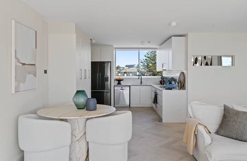 Vaucluse Apartment | Ocean sounds, morning sunrise