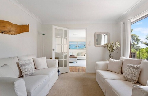 Newport House | Ocean Views from Newport 3 Bedroom Entertainer