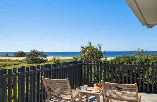 Warana House | OCEANIC HOUSE: Award-Winning Luxury Beachfront Home.