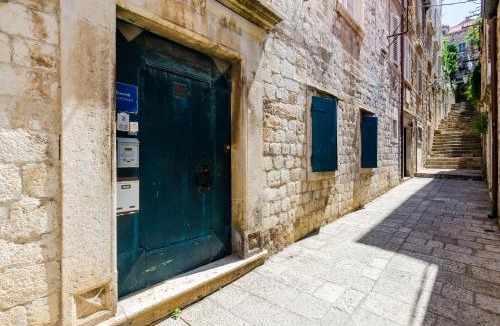 Dubrovnik Old Town Apartment | Old Town Baroque Palace Accommodation