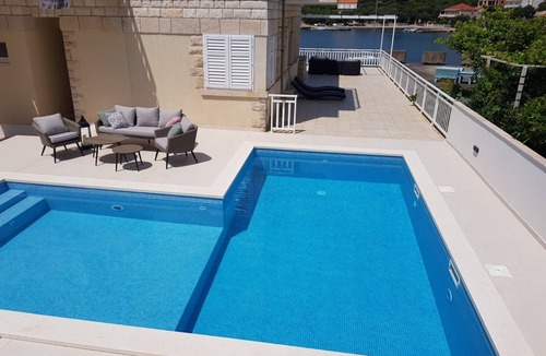 Lumbarda Apartment | One bedroom apartment with a swimming pool by the beach Lumbarda (Korčula) (A-9303-a)