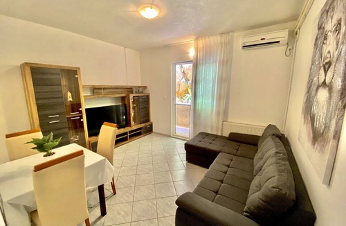 Zaklopatica Apartment | One bedroom apartment near beach Zaklopatica, Lastovo (A-8342-a)