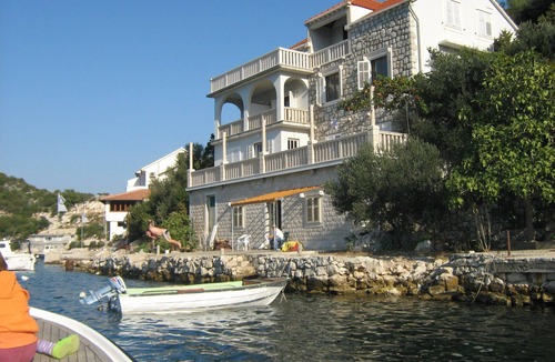 Zaklopatica Apartment | One bedroom apartment near beach Zaklopatica, Lastovo (A-8346-b)