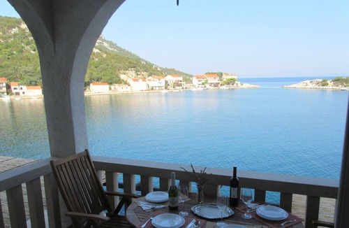 Zaklopatica Apartment | One bedroom apartment near beach Zaklopatica, Lastovo (A-8346-b)