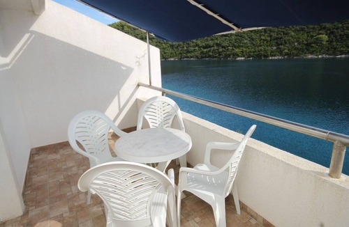 Pasadur Apartment | One bedroom apartment near beach Pasadur (Lastovo) (A-8386-a)