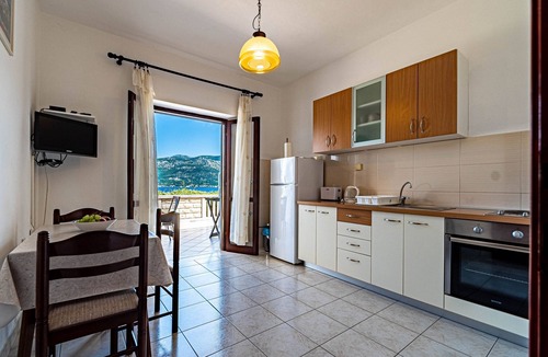 Zrnovo Apartment | One bedroom apartment near beach Tri Žala (Korčula) (A-9237-c)