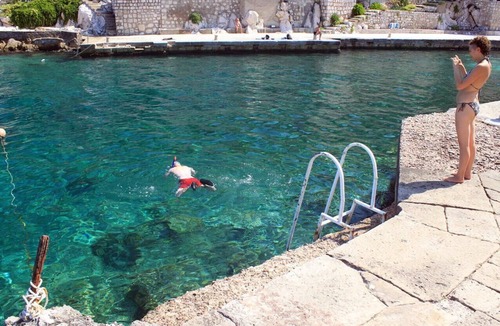 Lastovo Apartment | One bedroom apartment with terrace and sea view Lučica, Lastovo (A-990-b)