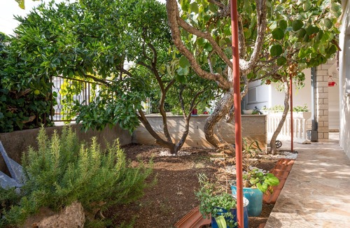 Marina Apartment | One bedroom apartment with air-conditioning Marina, Trogir (A-5953-d)