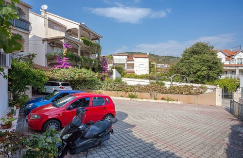 Marina Apartment | One bedroom apartment with air-conditioning Marina, Trogir (A-5953-d)