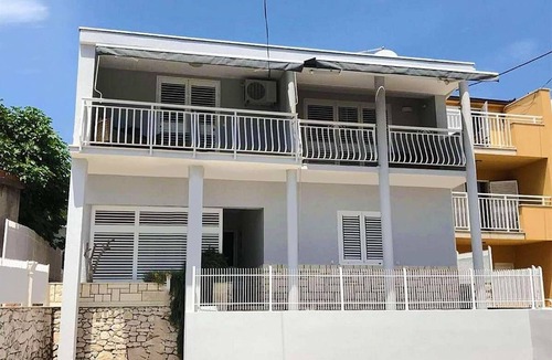 Klek Apartment | One bedroom apartment with balcony and sea view Klek, Neretva Delta - Ušće Neretve (A-23139-b)