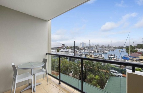 South Townsville Apartment | Palmer Street Marina Studio Marina Views Pool and Prime Location
