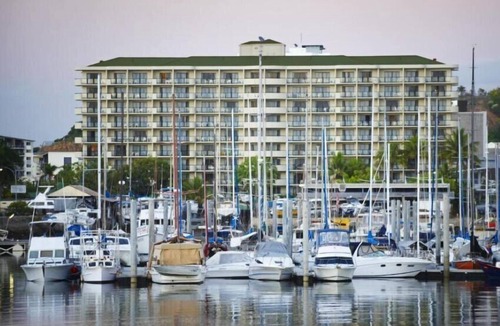South Townsville Apartment | Palmer Street Marina Studio Marina Views Pool and Prime Location