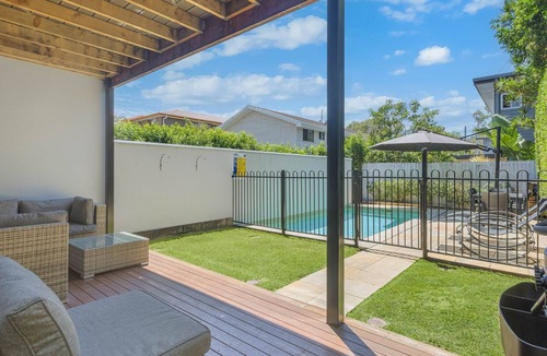 Palm Beach House | Palmy Villa - Pet Friendly Palm Beach Home with Pool - Min.3 Night Stays - Linen Provided