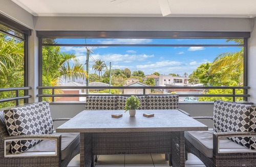 Palm Beach House | Palmy Villa - Pet Friendly Palm Beach Home with Pool - Min.3 Night Stays - Linen Provided