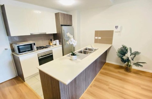 Parramatta CBD Apartment | Parramatta 3Br Near Train Light Rail & Shop Center