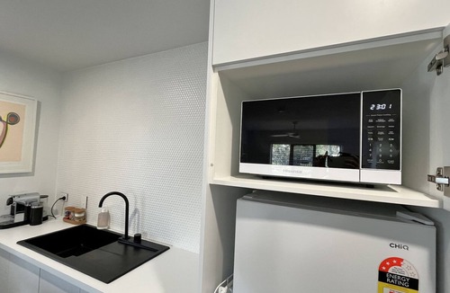 Bundaberg North Apartment | Parrots Nest - 1 Bedroom Apartment