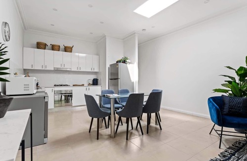 Marrickville House | Patio House: Moments from Marrickville Metro