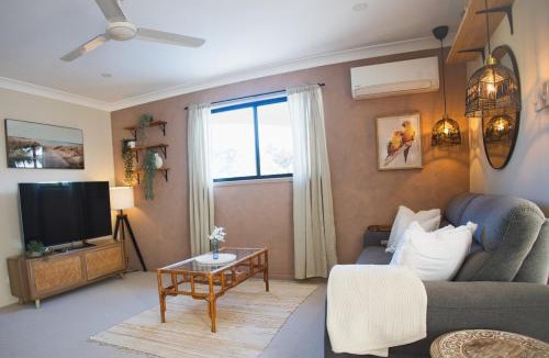 Shailer Park House | Peaceful Cottage Conveniently Located