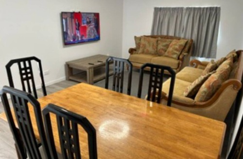 Beerwah Cottage | Peaceful location,15mins to Australia Zoo,4ks to Beerwah Village & Cafes