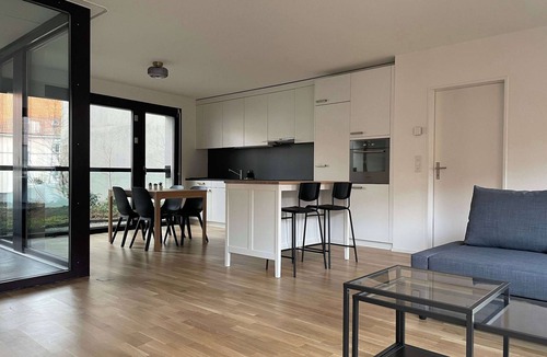 St. Johann Apartment | Perfect connected to Downtown, Airport & Highway