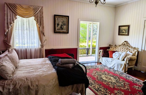Sarabah House | Pet friendly homestead situated on 160 acre farm on Canungra Creek