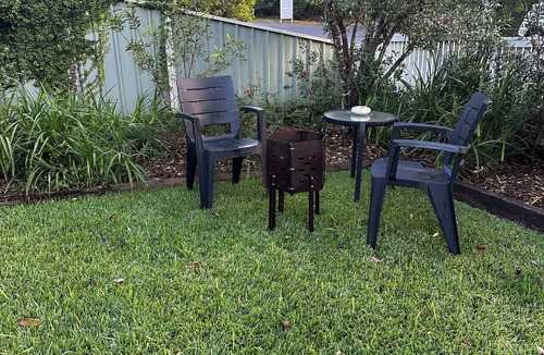 Fassifern Apartment | Pet friendly studio close to lake & station, close to Newy, mountains & beach