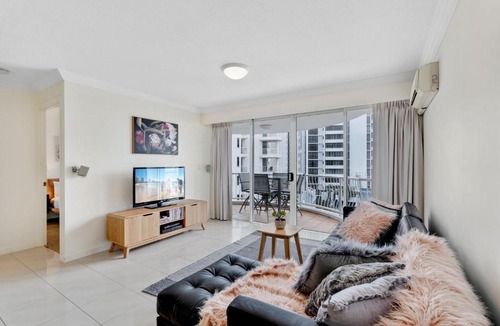 Broadbeach Apartment | Phoenician Resort Broadbeach - Hosted by Gold Coast Luxury Resorts