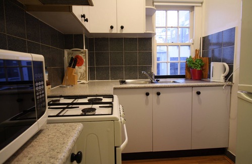 Woolloomooloo Apartment | Potts Point Cosy 1BR | Walk to CBD, Train, Cafes & Harbour!