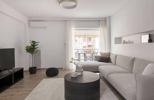 Ampelokipoi Apartment | Prime 3BR Apartment in Ampelokipoi