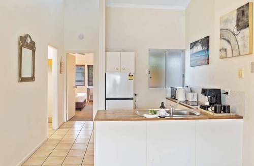 Noosa Heads Apartment | Prime Noosa Location with Pool