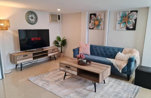 Guildford West Apartment | Private & Cosy Two Storey Guest House