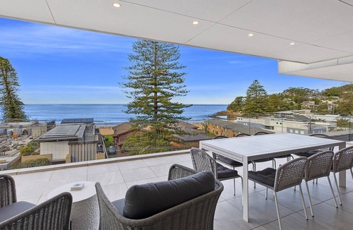 Avoca Beach House | Quarterdeck 5 - Luxury Stylish Apartment