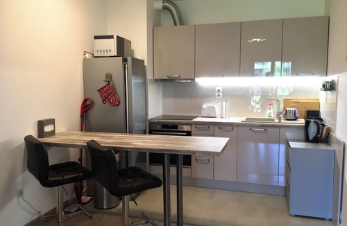 Ujlipotvaros Apartment | Quiet, 2-bedroom flat with huge terrace and AC in Budapest for relaxing stays