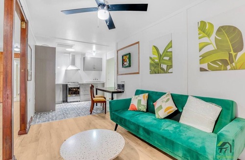 Springfield Lakes House | Quiet 5 bedrooms House located