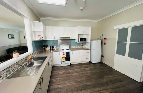 Charbon House | Quiet country getaway in Charbon nsw, 10min to rylstone, pet friendly