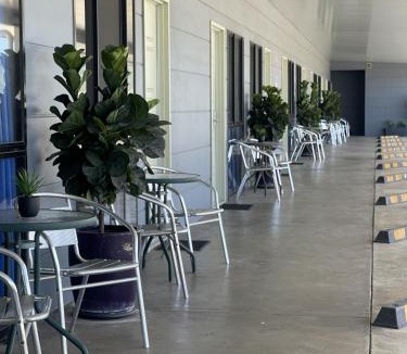 Proserpine Hotel | Reef Gardens Motel