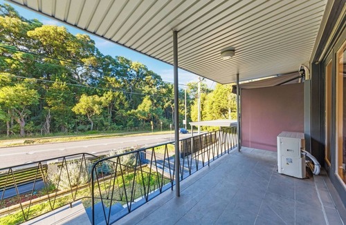North Ryde Apartment | Relaxing 3-Bedroom Modern Home in Ryde w/Parking
