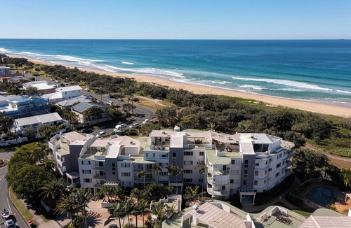 Buddina Apartment | Relaxing Ocean View Apartment in Buddina