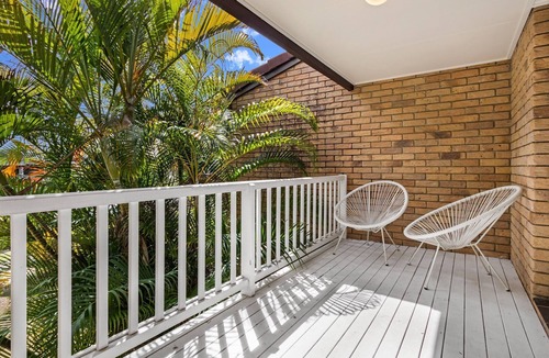 Pialba Apartment | Relaxing Townhouse Steps from the Beach