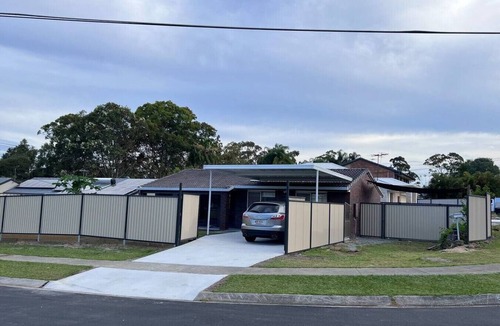 Hillcrest House | Renovated House ,3Bed Master with A/C,Free Parking