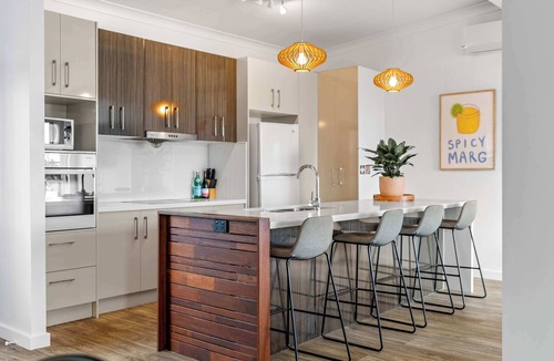 Buff Point Apartment | Retro Lake Vista By Coast Hosting